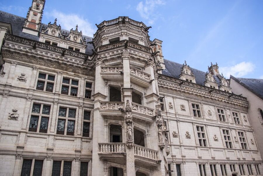 Blois: Private Tour of Blois Castle with Entry Tickets - What a private two-hour tour changes