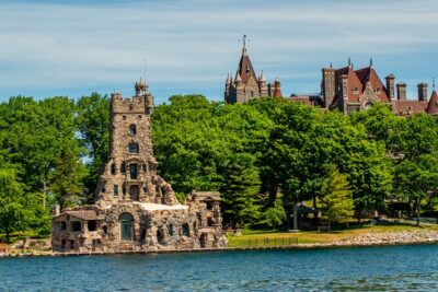 Boldt Castle and 2 Nation Tour