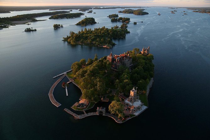 Boldt Castle and Thousand Islands Helicopter Tour - What the three-passenger limit means