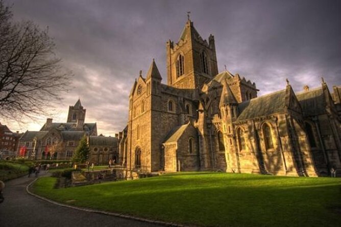 Book of Kells, Dublin Castle, Christ Church Cathedral Tour - Walking through medieval Dublin and civic history