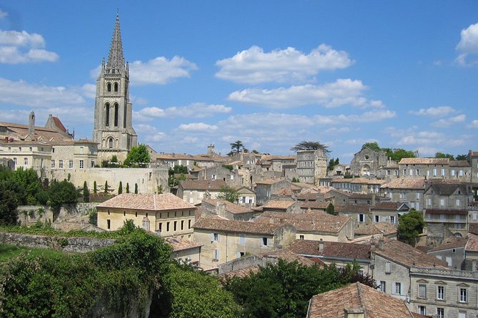 Bordeaux Full day Medoc and St Emilion 3 chateaux with Lunch - Why combine Médoc and Saint-Émilion?