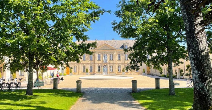 Bordeaux: Médoc & St-Emilion Wine 3 châteaux with lunch - Médoc: grand estates and a Classified Growth château