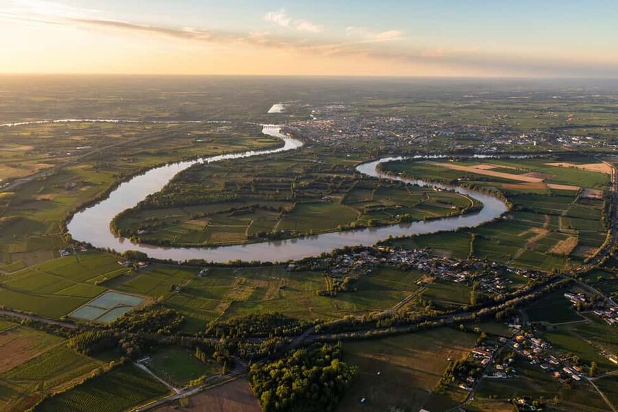 Bordeaux: Panoramic flight over vineyards and castles - The Saint-Émilion section, about 15 minutes