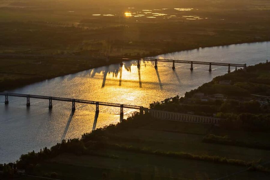 Bordeaux: Panoramic flight over vineyards and castles - Starting at Aérodrome de Libourne, Les Artigues de Lussac