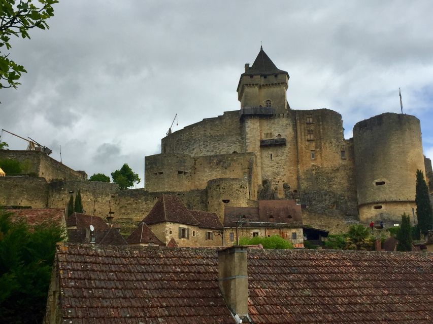 Bordeaux to Dordogne: Castles & Villages Private Tour - Why a private Dordogne day can work well