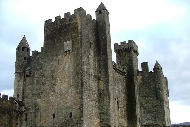 Bordeaux to Dordogne - Private Tour: Fortified Castles and Medieval Villages - What the price really covers