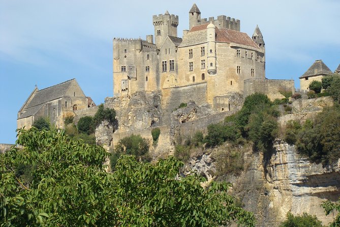 Bordeaux to Dordogne - Private Tour: Fortified Castles and Medieval Villages - Domme, a hilltop pause with wide Dordogne views