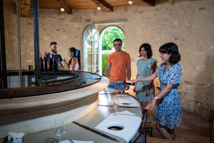 Bordeaux: Visit to Château de Reignac and prestige tasting - Booking details that matter