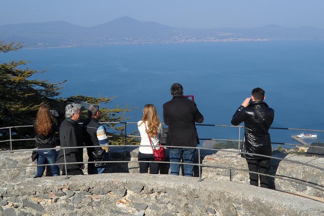 Bracciano: Odescalchi-Orsini ancient Castle Tour with Lunch - Who will enjoy this day most?