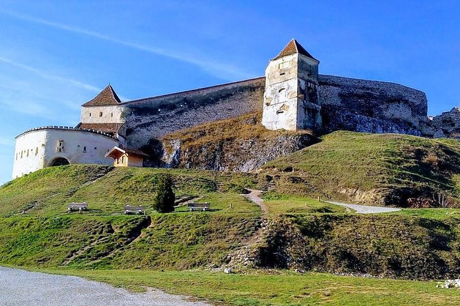 Brasov: Bears Sanctuary, Rasnov Fortress, Bran Castle GUIDED Tour - Guides who shape the day