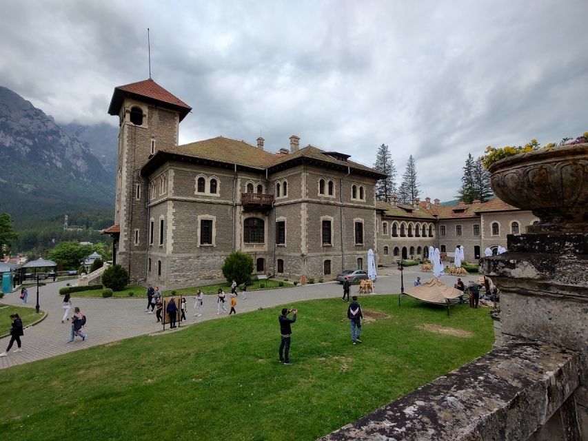 Brasov: Bran, Peles and Cantacuzino Castles Day Tour - Guide quality can shape the whole day