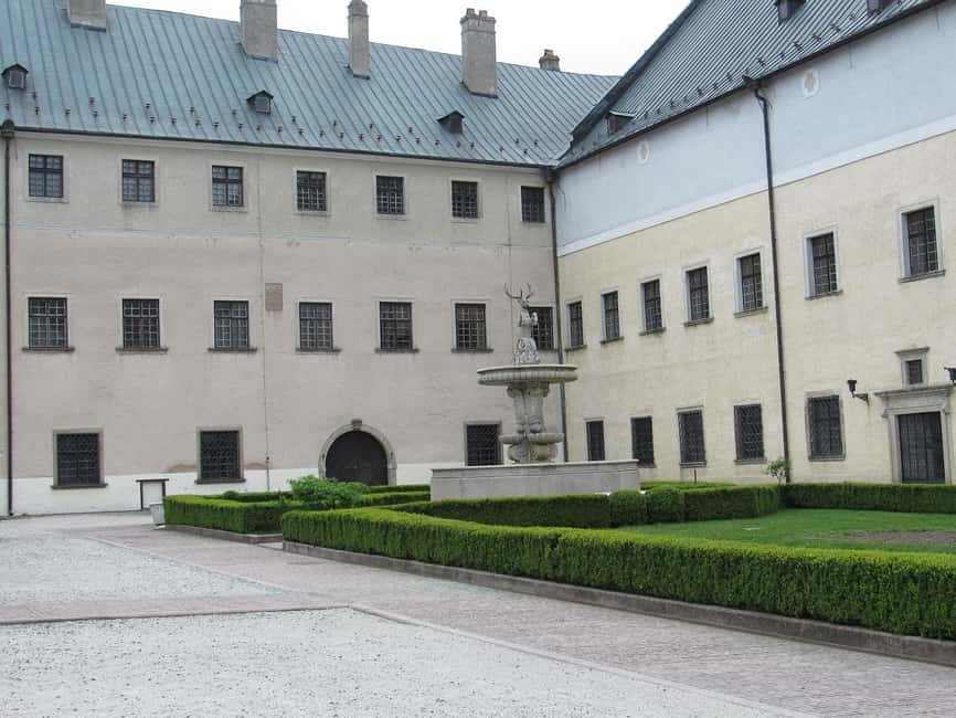 Bratislava: Castles & Panoramic Views of Slovakia - Beckov Castle and the view from the cliff