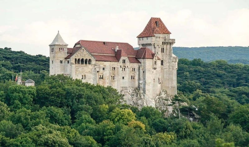 Bratislava: DayTrip: Castles around Vienna +underground lake - The guide can make or break this route