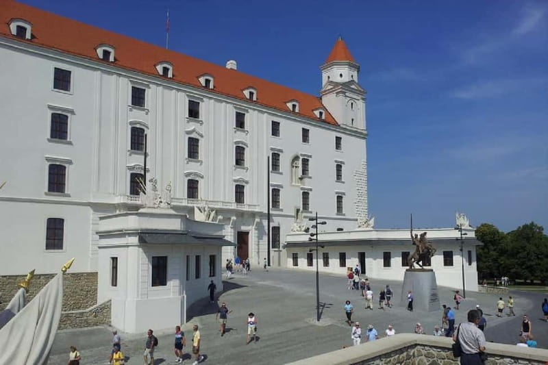 Bratislava: Guided Walking Tour with Castle Entry Ticket - Key points to know before booking