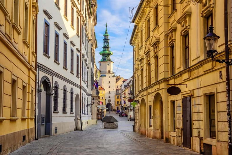 Bratislava Highlights: Old Town & Castle Walking Tour - Key Points to Know Before You Book