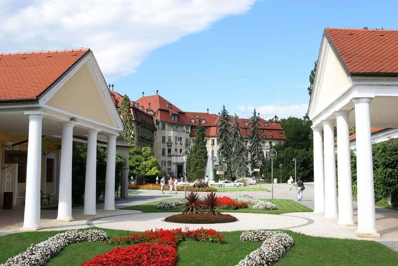 Bratislava/Slovakia: Trencin Castle, Piestany Spa, Monastery - Lunch at Salaš Beckov, with one catch