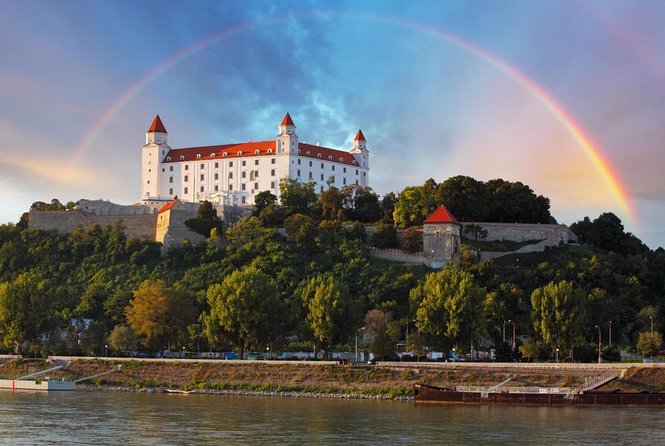Bratislava walk tour with bonuses and castle 3€ + Tip, kids free - Key points before you book