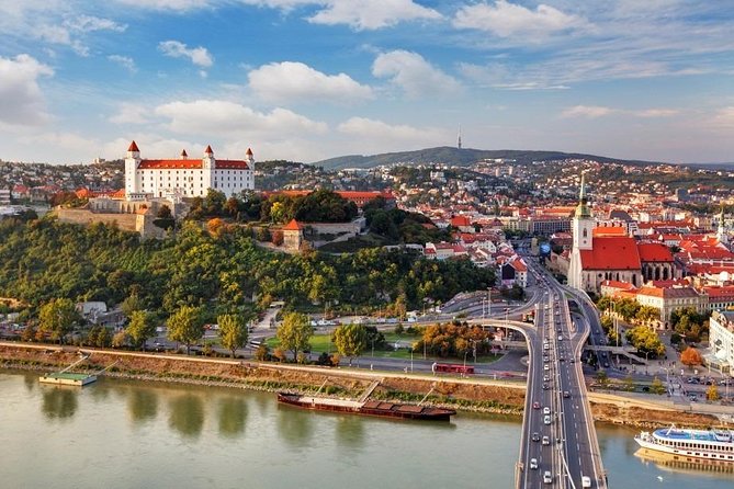 Bratislava walk tour with bonuses and castle 3€ + Tip, kids free - Čumil and Schöne Náci, Bratislava’s lighter side