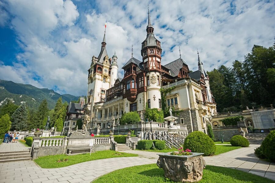 Bucharest : Day Trip Dracula's Castle ,Peles Castle & Brașov - Key points to know before booking
