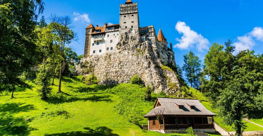 Bucharest: Day Trip to Dracula Castle, Peles Castle & Brașov - The long road from Bucharest to the Carpathians