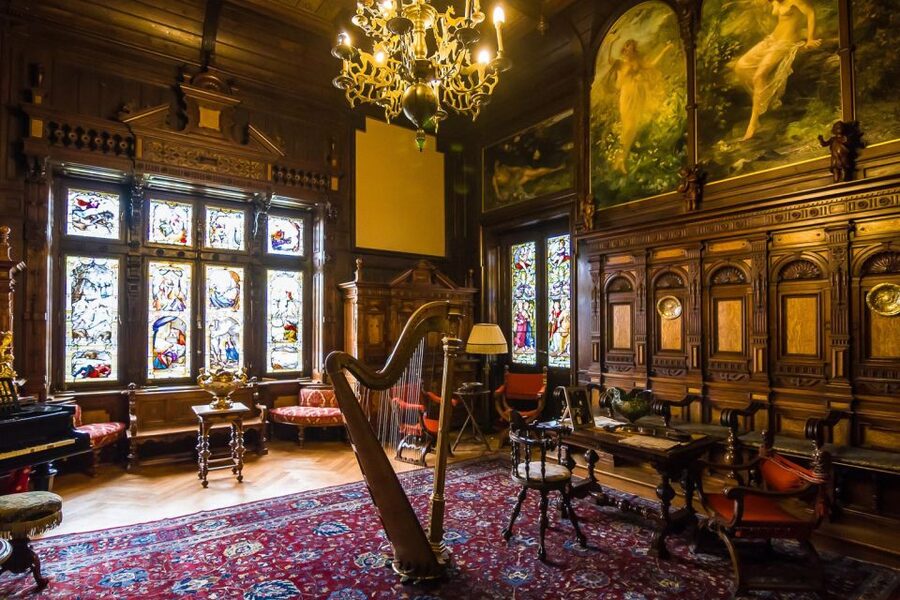 Bucharest: Day Trip to Dracula Castle, Peles Castle & Brașov - Brașov’s old center: the most relaxed hour and a half