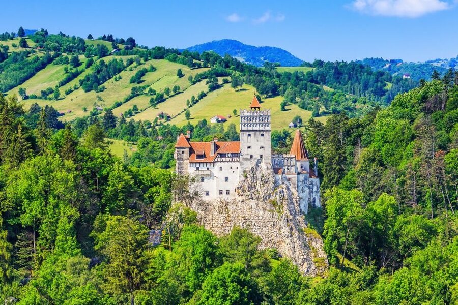 Bucharest: Day Trip to Dracula Castle, Peles Castle & Brașov - FAQ