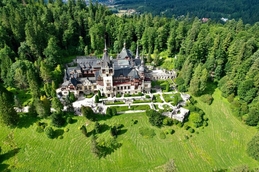 Bucharest: Dracula and Peles Castles For Private - Sinaia lunch and a useful pause