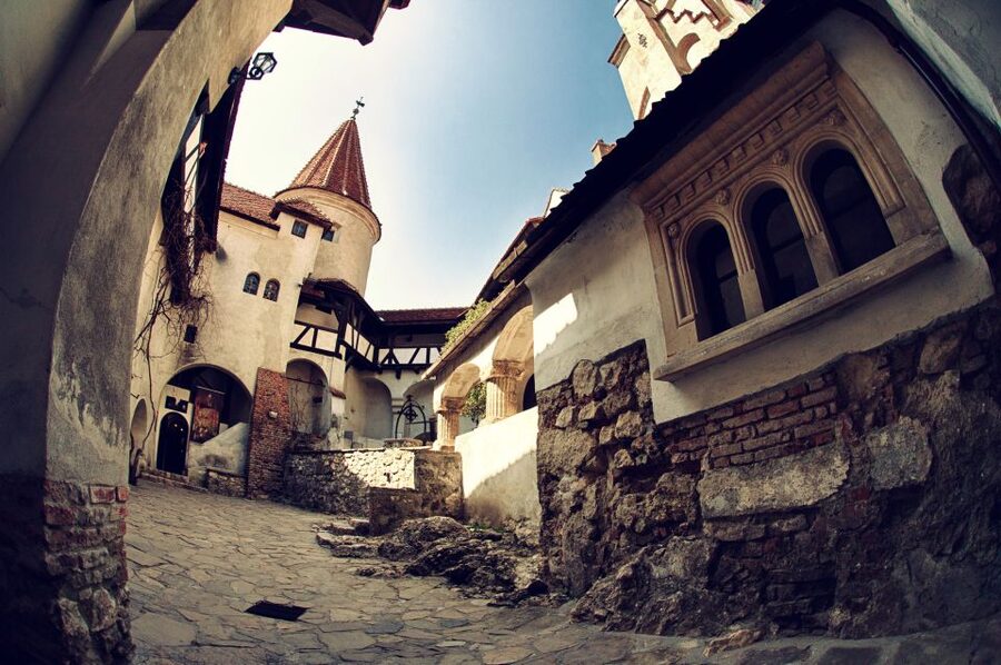Bucharest: Dracula Castle, Peles Castle & Brasov Guided Tour - The long ride from Bucharest to Sinaia