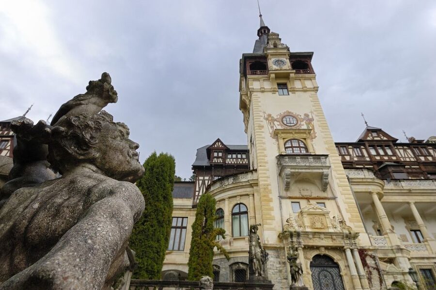 Bucharest: Dracula Castle, Peles Castle & Brasov Old Town - The coach ride into the Carpathians