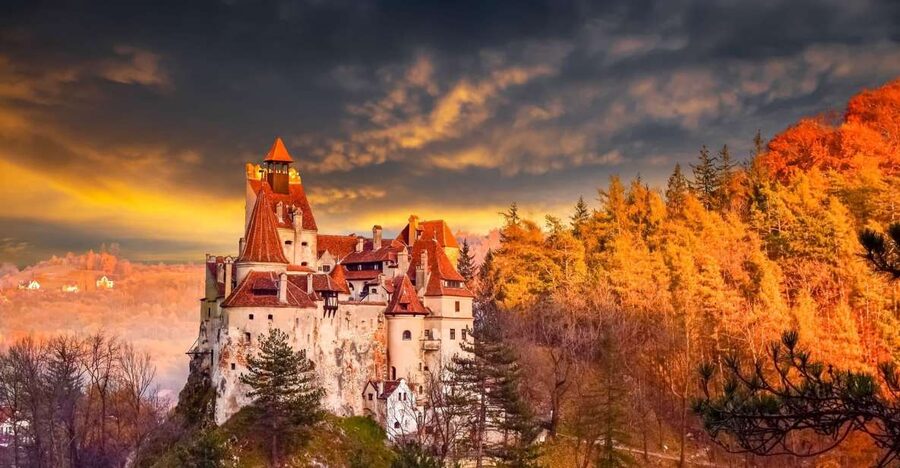 Bucharest: Dracula's Castle, Peleș Castle & Brașov Day Trip - Peleș Castle in Sinaia: the day’s grandest interior