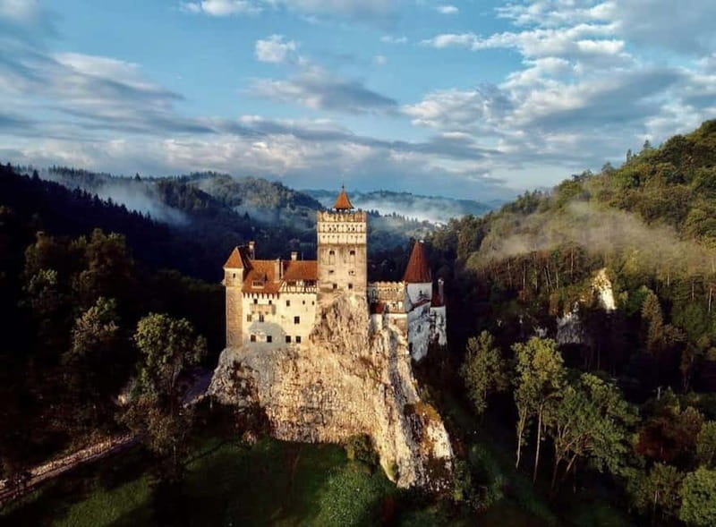 Bucharest: Peles and Bran Castles and Brasov Day Trip - The early start at Bulevardul Regina Elisabeta 5