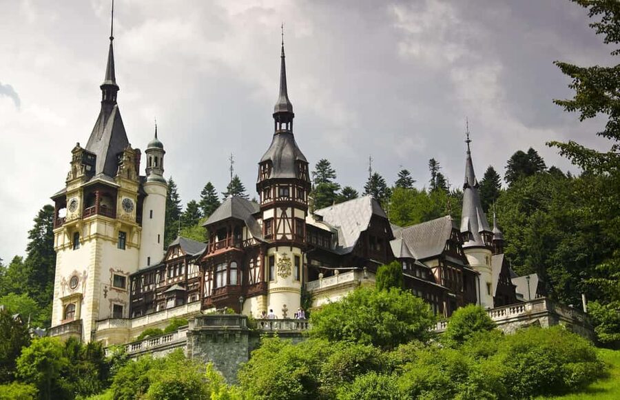 Bucharest: Peles Castle, Bran Castle & Brașov Day Tour - Peleș Castle and the royal rooms of Sinaia