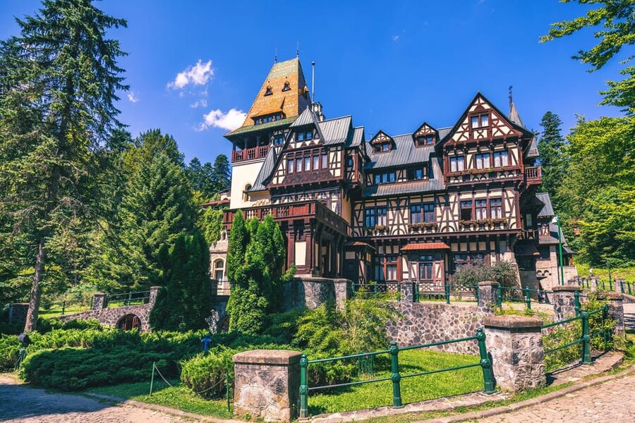 Bucharest: Peles Castle, Bran Castle, & Brasov Full-Day Tour - Peleș Castle: Romania’s royal fairytale