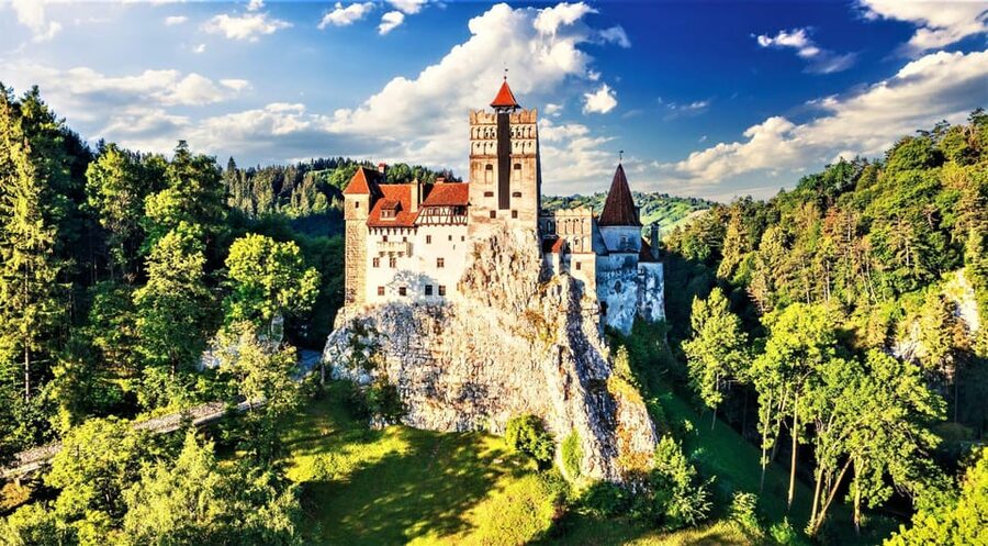 Bucharest: Peles Castle, Bran Castle, & Brasov Old Town Tour - Peleș Castle: the most polished stop