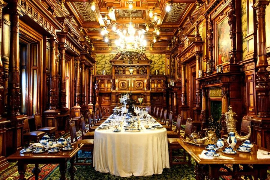 Bucharest: Peles Castle, Bran Castle, & Brasov Old Town Tour - What to budget beyond the $40 price