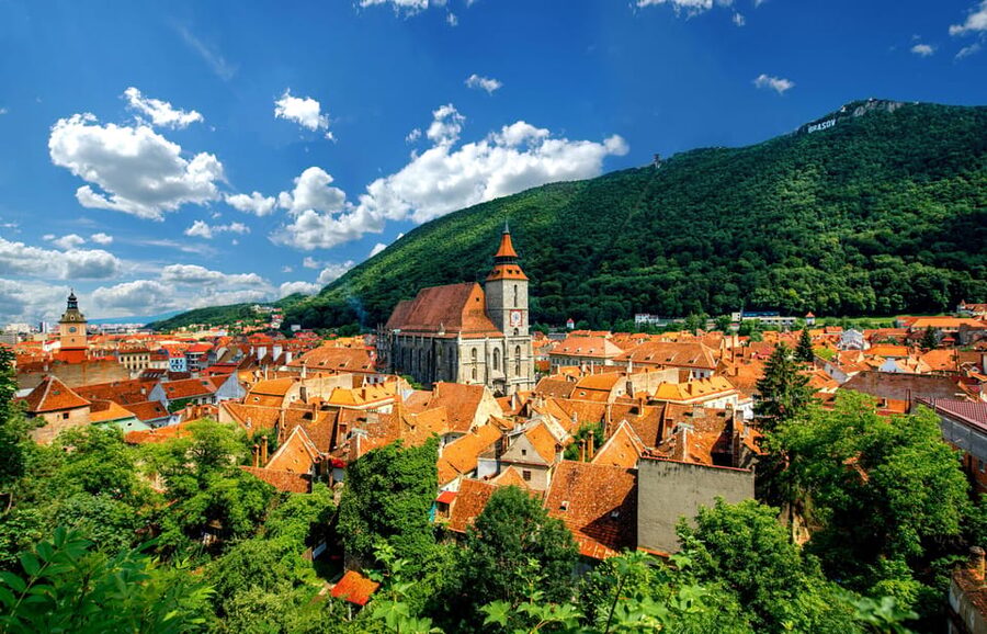 Bucharest : Peles Castle, Dracula's Castle & Brasov Day Trip - Two hours through the Carpathian foothills