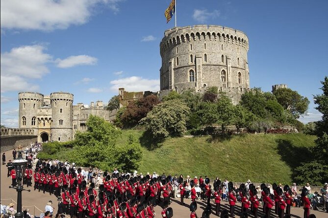 Buckingham Palace and Windsor Castle Escorted Tour from London - How much walking should you expect?