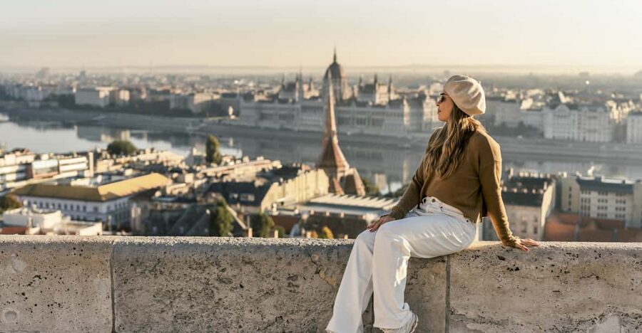 Buda Castle: Group photoshoot with a local guide - The photography guidance is the real service