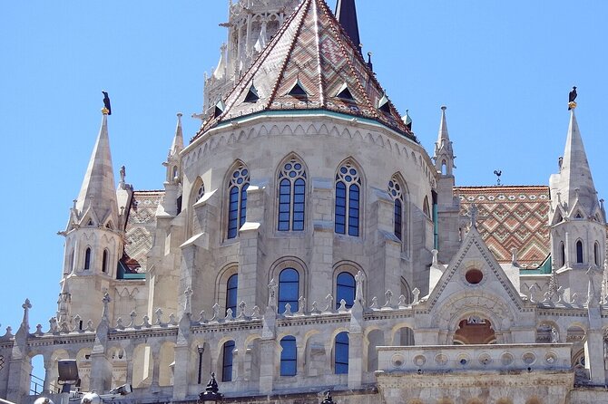 Buda Castle Tour: Fisherman's bastion and hidden gems - Two unusual stops: the labyrinth and political Buda