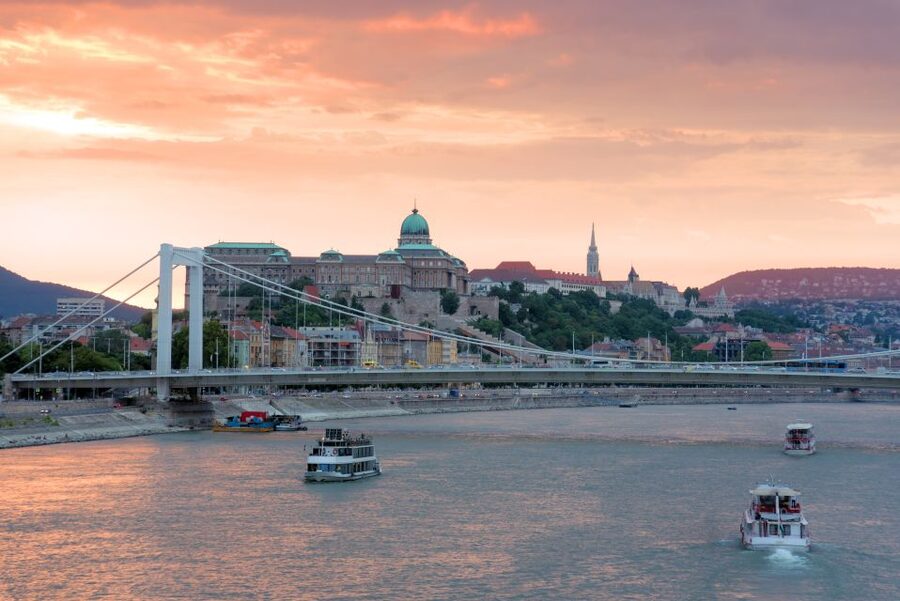 Budapest: 3-hour City Tour with Castle Walk + 1-hour Cruise - Key points to know before you book