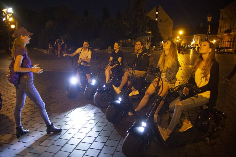 Budapest: Buda Castle E-Scooter Evening Tour - Key points to know before you book