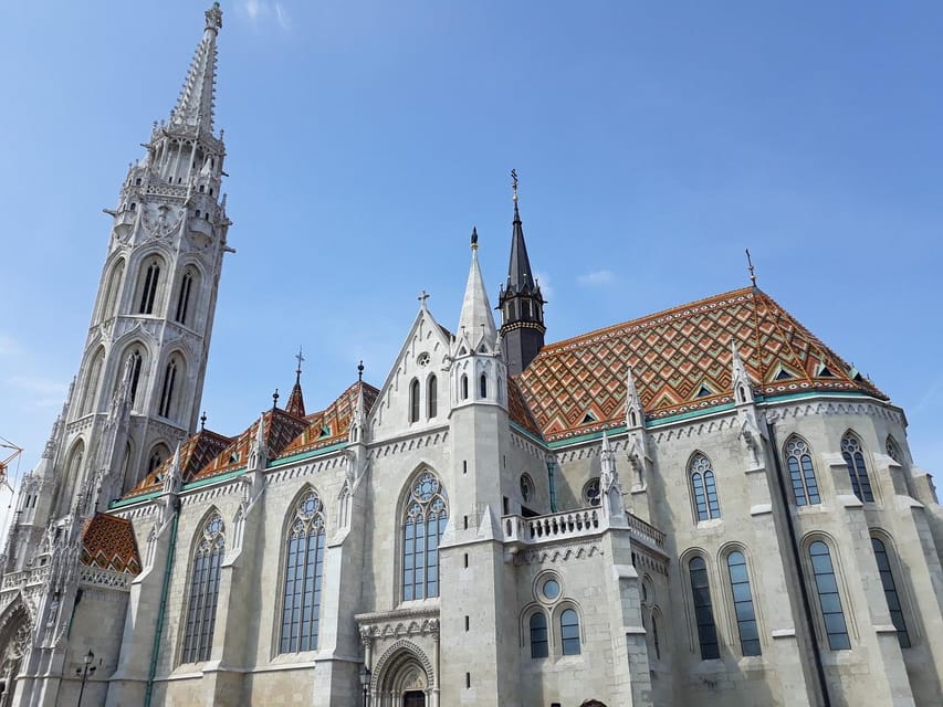 Budapest: Buda Castle Walking Tour & Folk Music Performance - Fisherman’s Bastion and the best city views