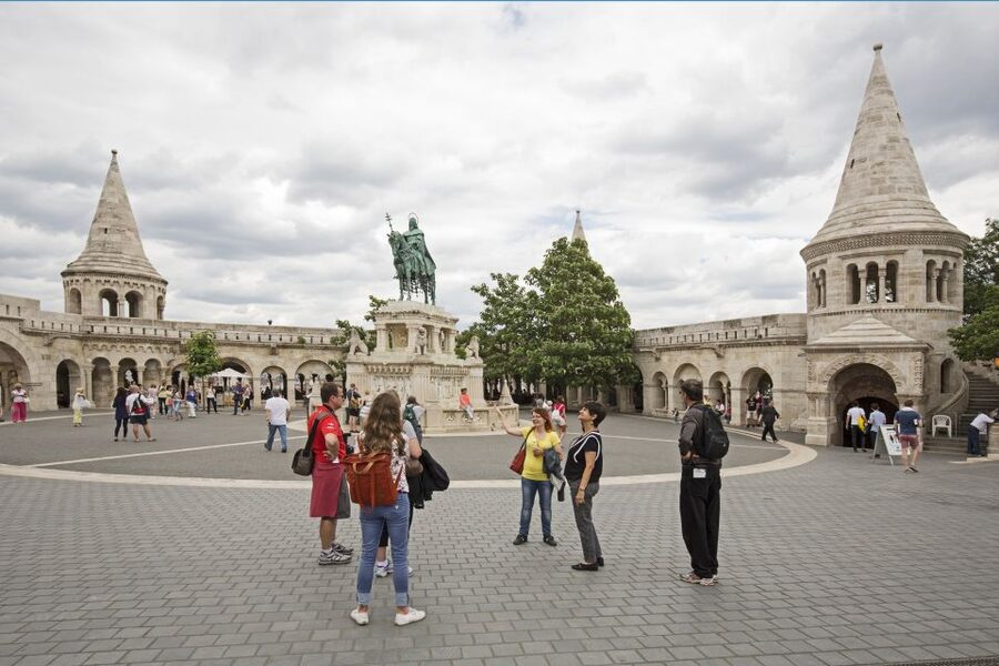Budapest: Castle District Walk with Matthias Church Entry - Sándor Palace and the Modern Political District