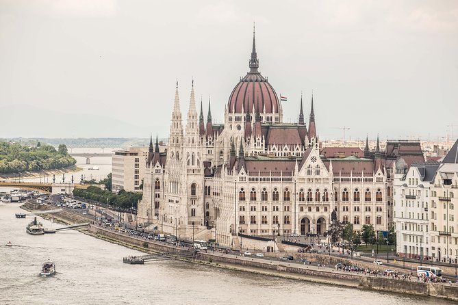 Budapest Castle Walk - Fisherman’s Bastion and the first castle views