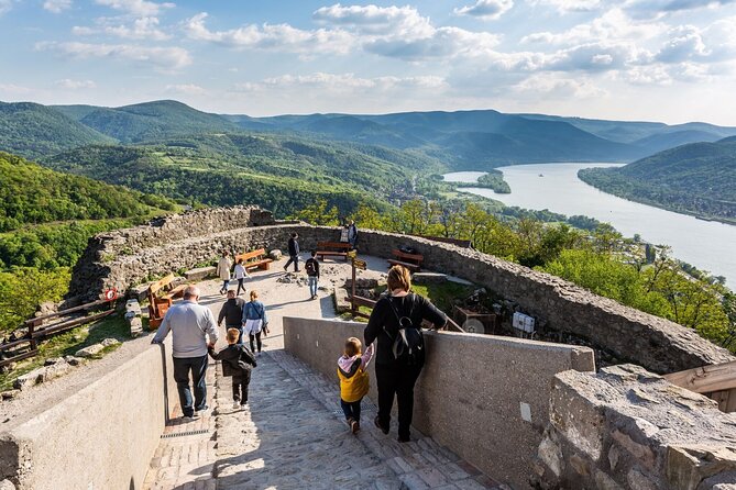 Budapest Hike to Visegrád Castle w or wo Sauna/Danube beach - Reaching Visegrád Castle above the Danube