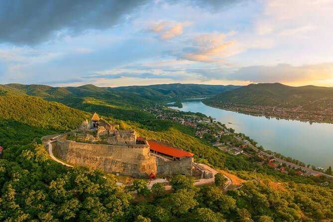 Budapest Hike to Visegrád Castle w or wo Sauna/Danube beach - The guide and the pace of the day