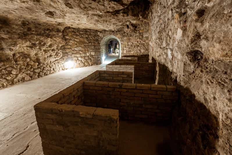 Budapest: The WWII Siege of Buda Castle & Bomb Shelter Tour - Inside the Buda Castle Cave