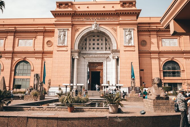 Cairo Day Tour to Egyptian Museum Citadel and Khan Khalili Bazaar - Who should book this experience