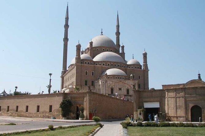 Cairo Day Tour visit Egyptian Museum, Citadel and Khan Khalil Bazaar - Khan El Khalili: Shopping With a Side of Pressure