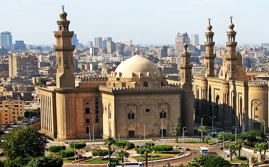 Cairo: Tours To Giza Pyramids, Citadel and Islamic Cairo - Lunch at a local restaurant